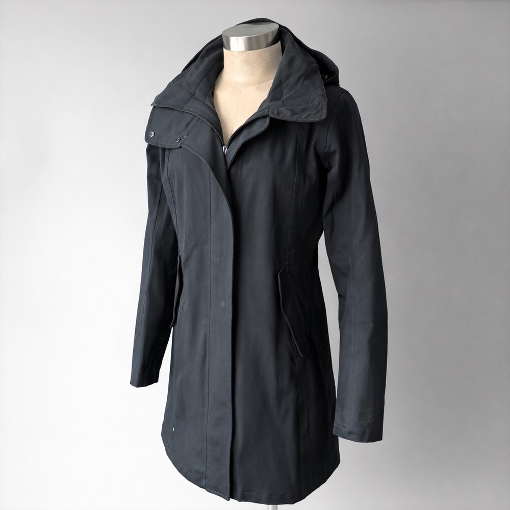 Patagonia Black Hooded Jacket Women’s Small Full Zip Coat